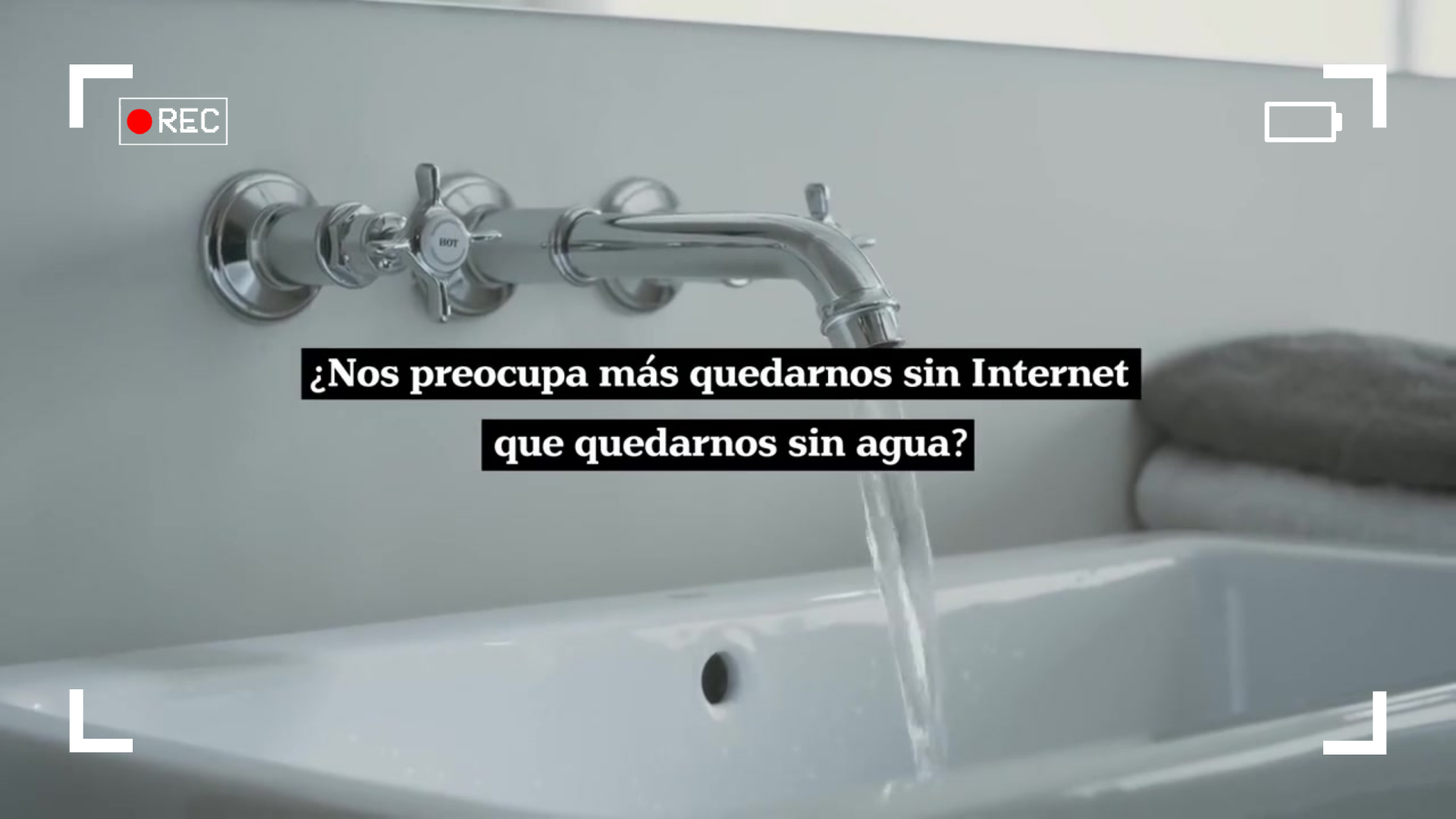 NOMBRE, DENOMINACIÓN O RAZÓN SOCIAL • SISTEMA OPERADOR DE LOS SERVICIOS DE AGUA POTABLE Y ALCANTARILLADO DEL MUNICIPIO DE ZACATLÁN DOMICILIO • CALLE 2 DE ABRIL, No. 31, COLONIA CENTRO, ZACATLÁN PU (3)
